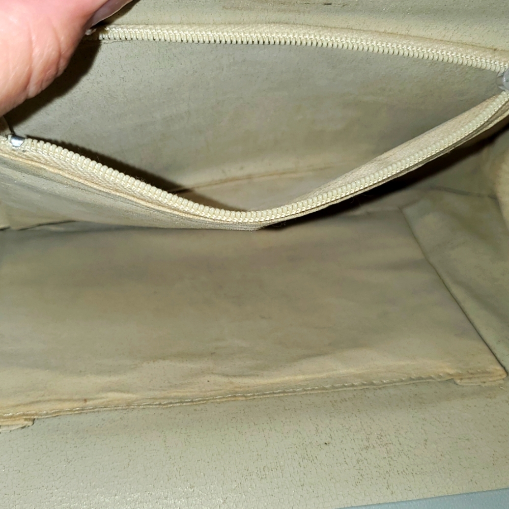 RARE VINTAGE CHLOE Light Grey Leather Handbag Kisslock - Picture 16 of 17